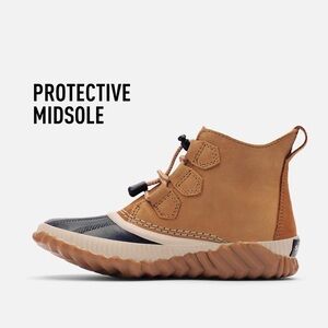 Sorel Tan and Black Laced Waterproof Boots Size 4